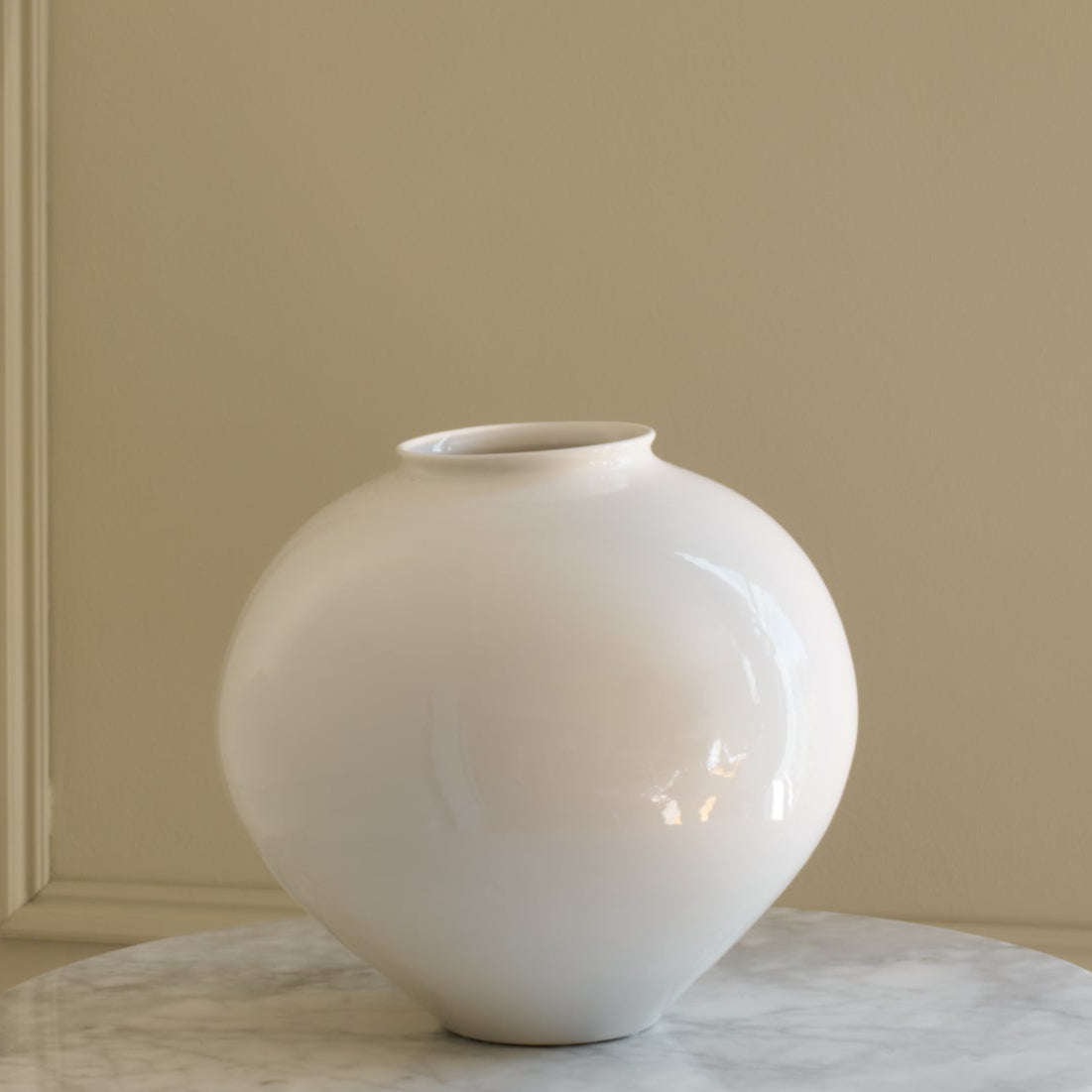 Large Round Vase - Ivory