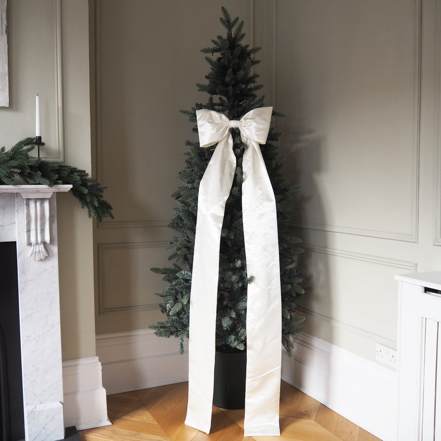 Large Christmas Bow - Ivory