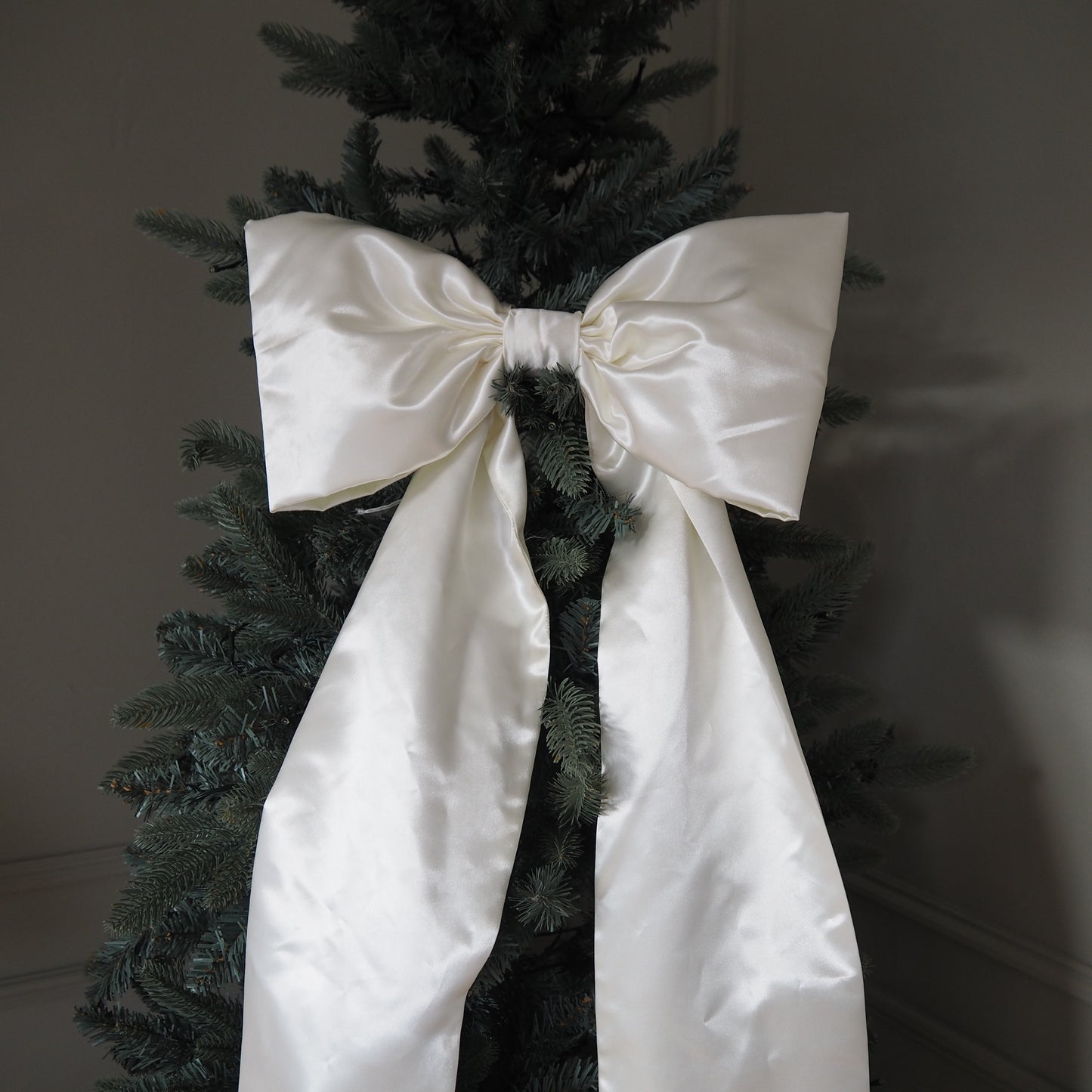 Large Christmas Bow - Ivory