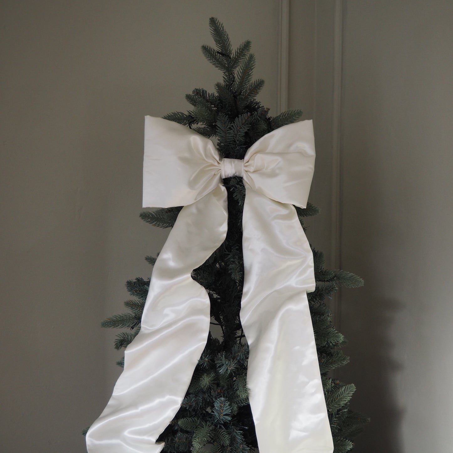 Large Christmas Bow - Ivory