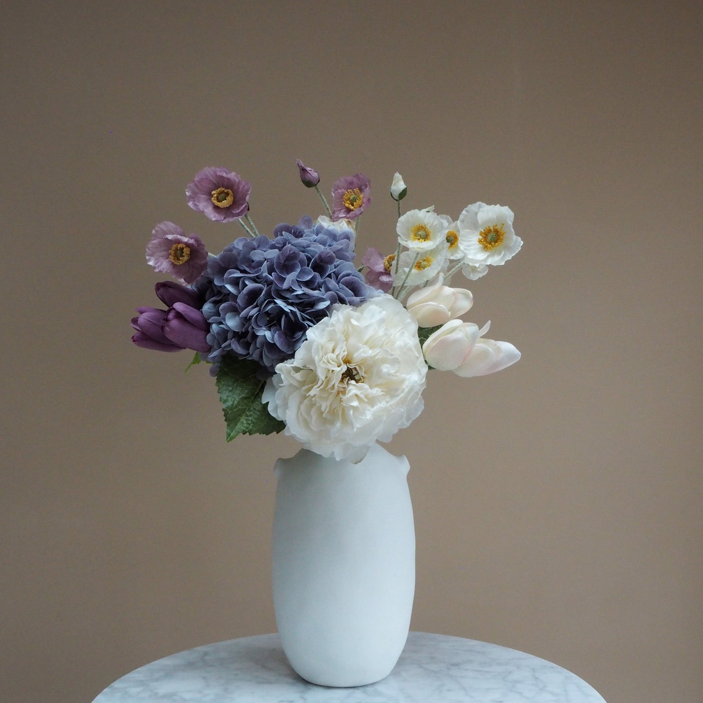 Roman Vase - Ceramic White